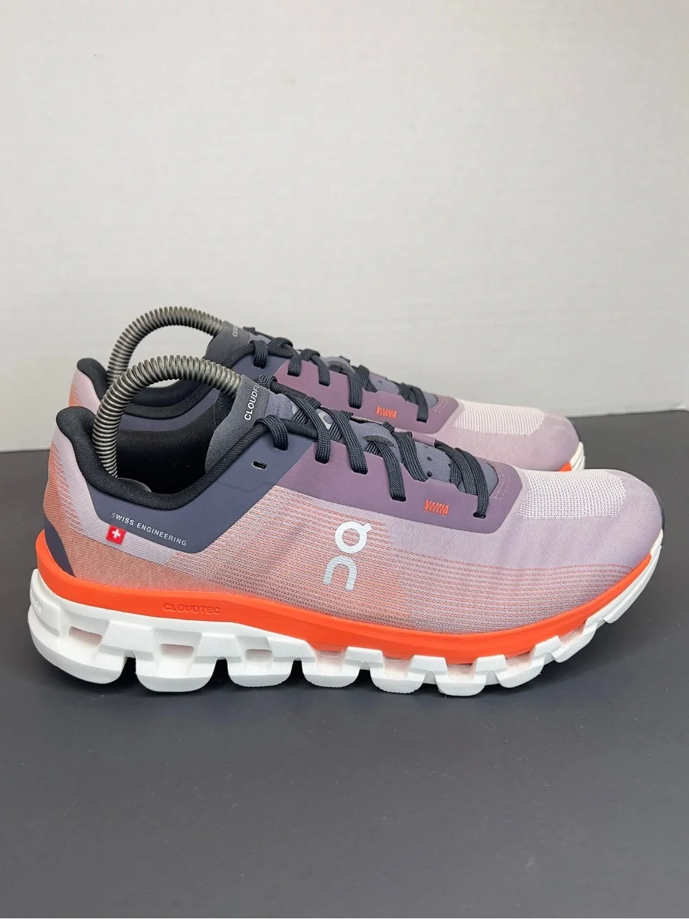 On Cloudflow 4 Women's Running Sz 8 in Quartz/Flame As New, Tried On Only No Box